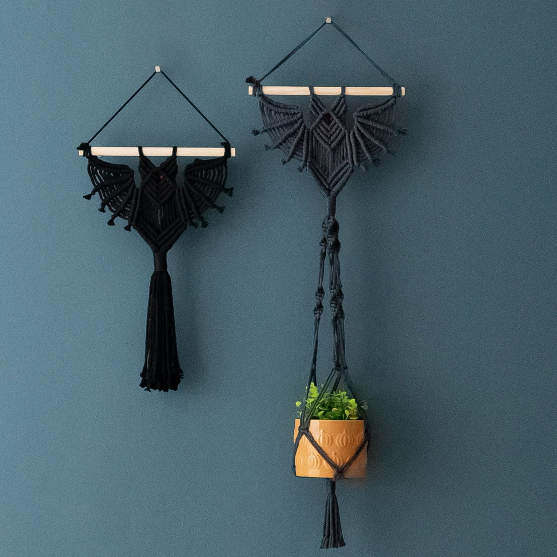 Elegant Macrame Bat Wall Hanging for Spooky Halloween Decor