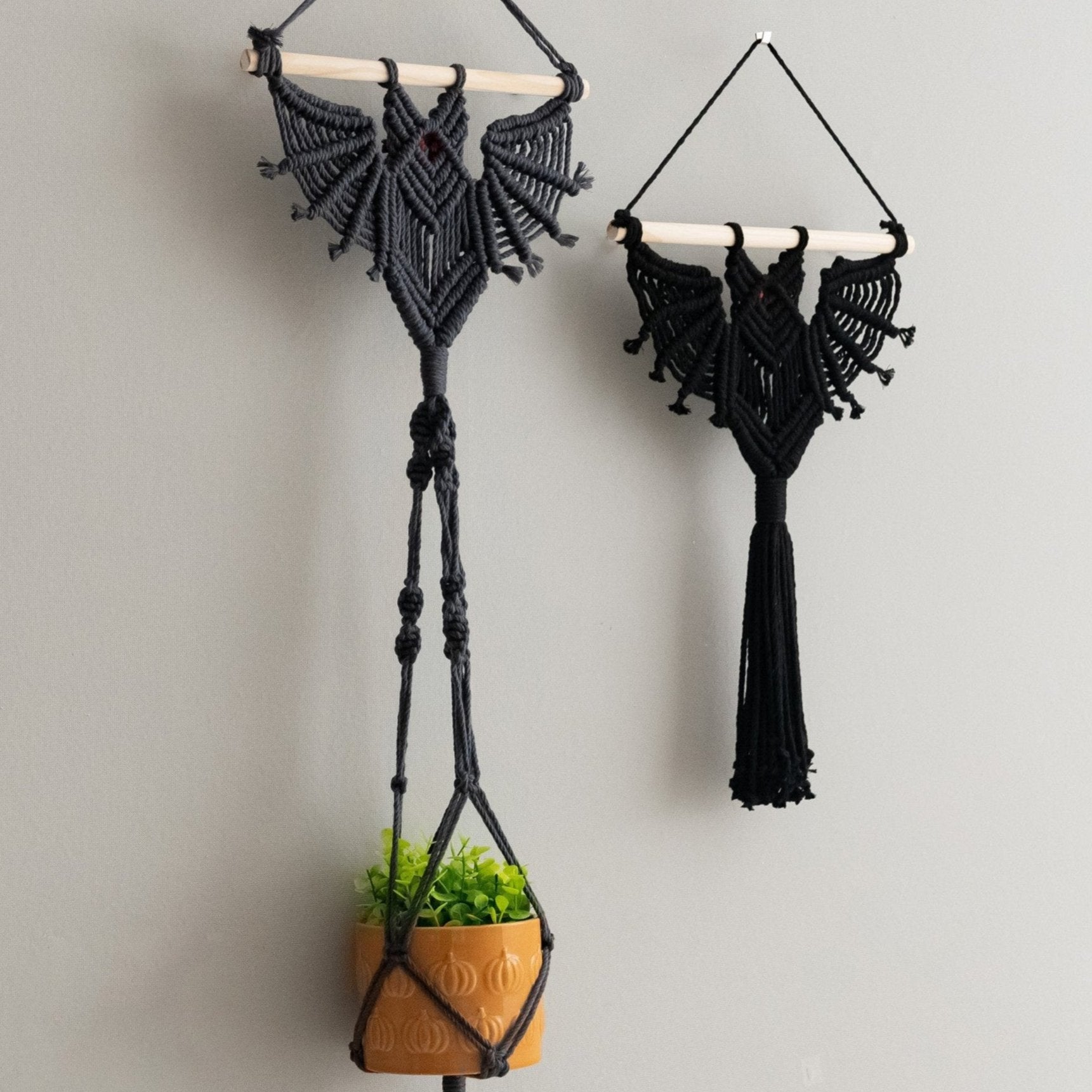 Arte de pared de murciélagos en macramé espeluznante para darle un toque elegante a Halloween