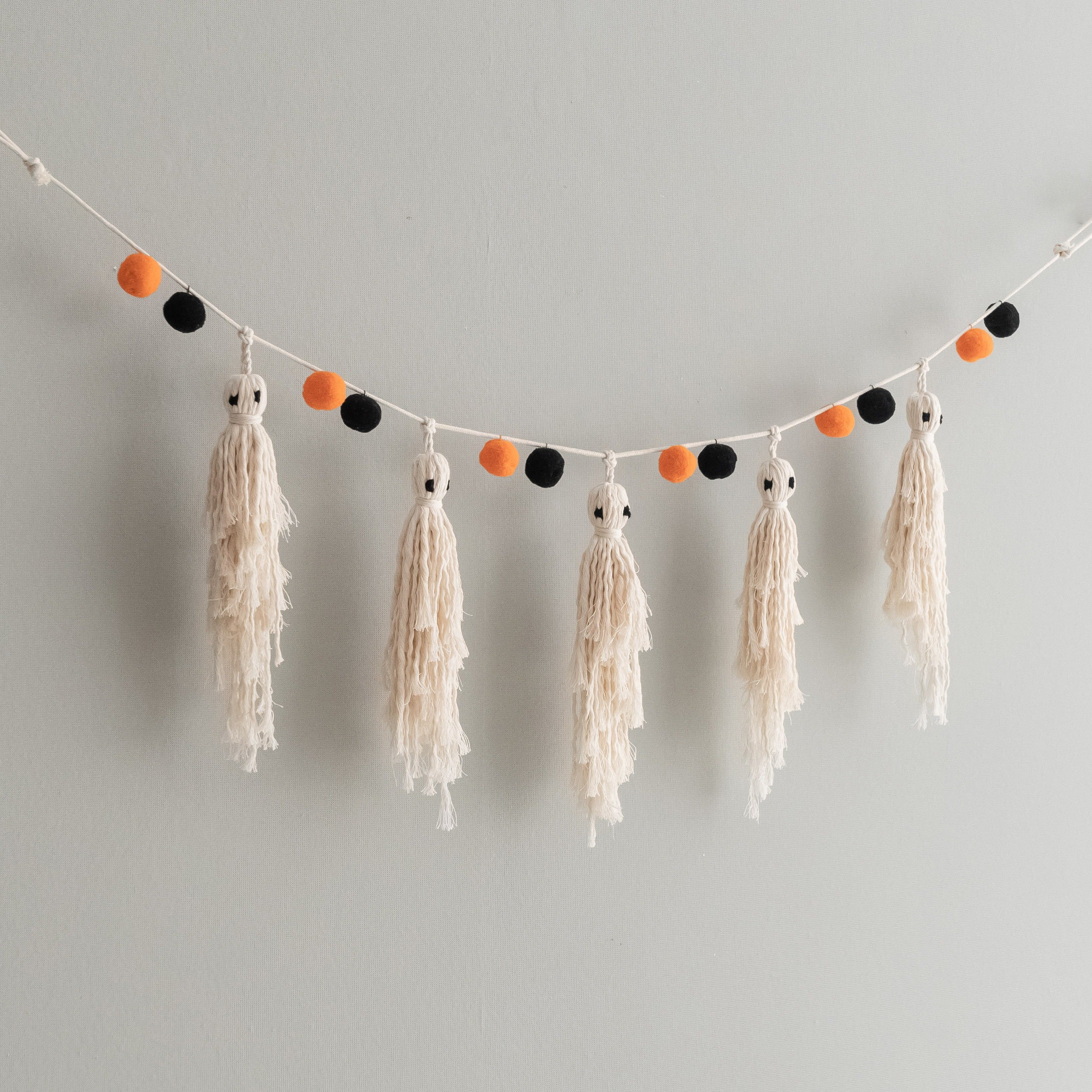 Macrame Ghost Garland – Cotton Halloween Wall Hanging Decor V76