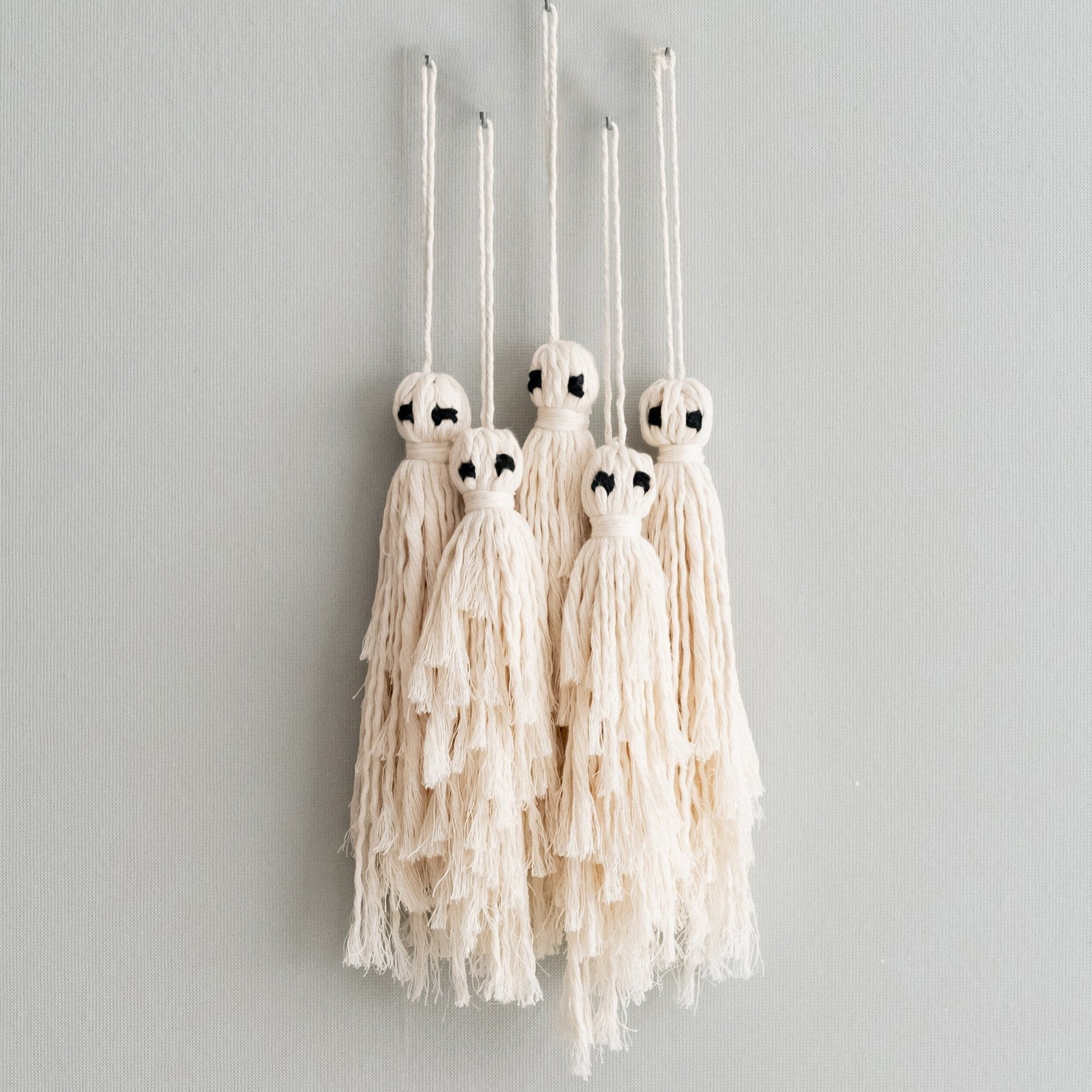 Ghost Wall Hanging For Spooky Halloween Wall Decorations