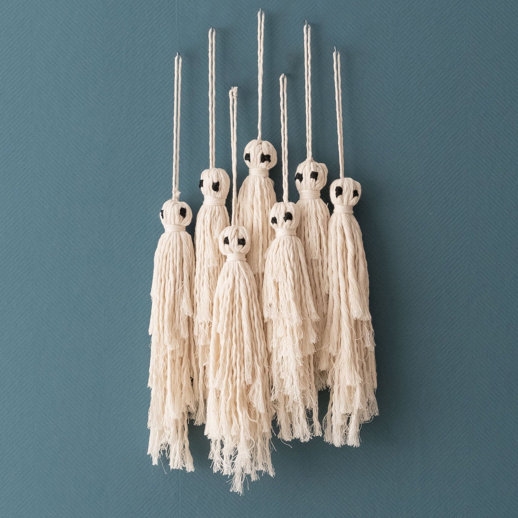 Macrame Ghost Halloween Decor for Halloween Wall Decor and Boho Style V82