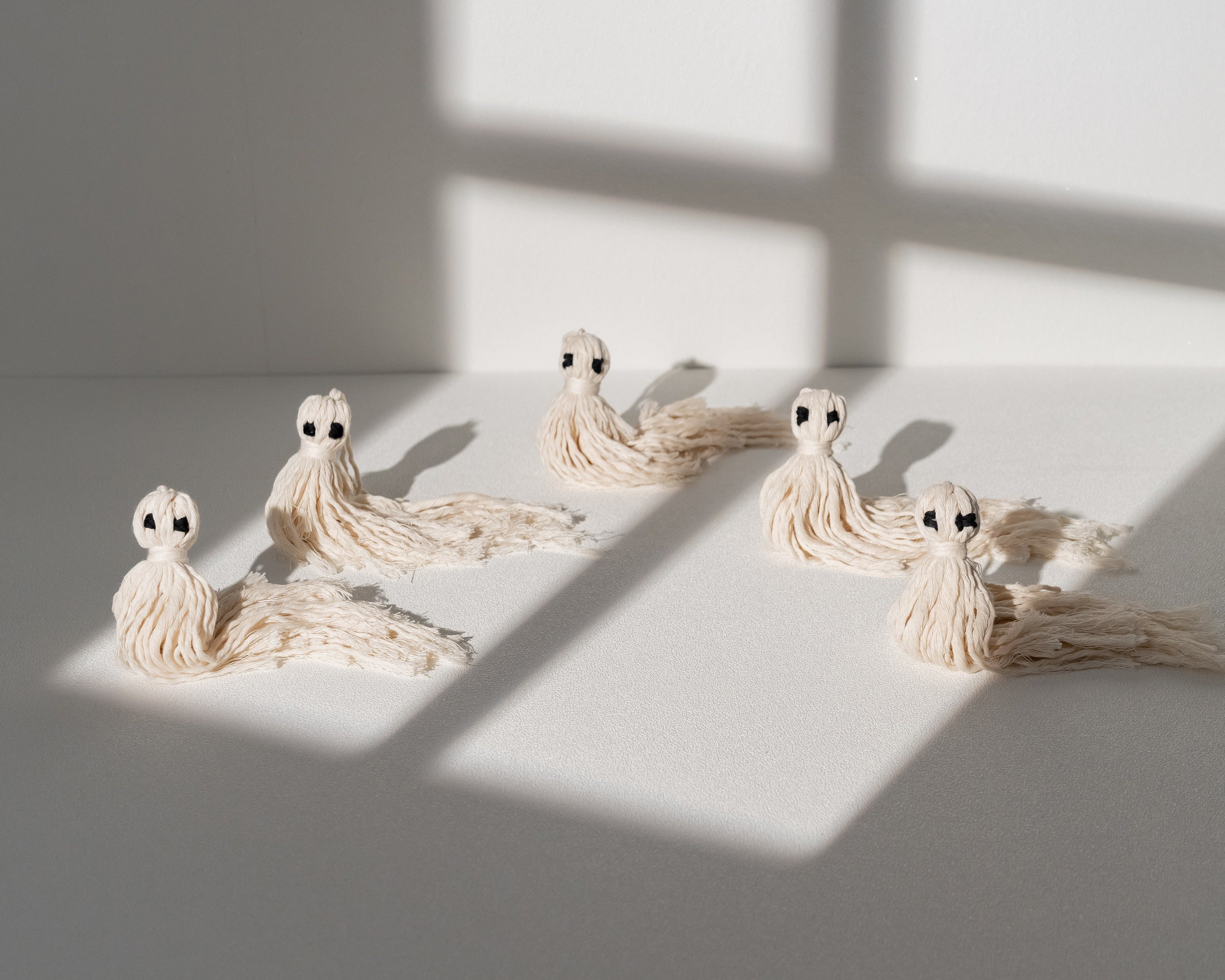 Rustic Halloween Decor – Macrame Ghost Wall Hanging with Cotton Cord V82