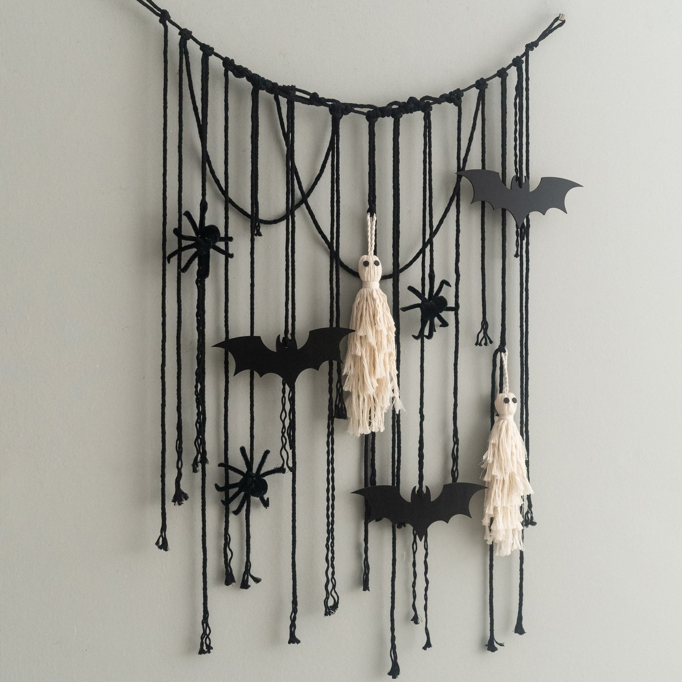 Halloween Macrame Ghost Wall Hanging for Boho Wall Decor U16